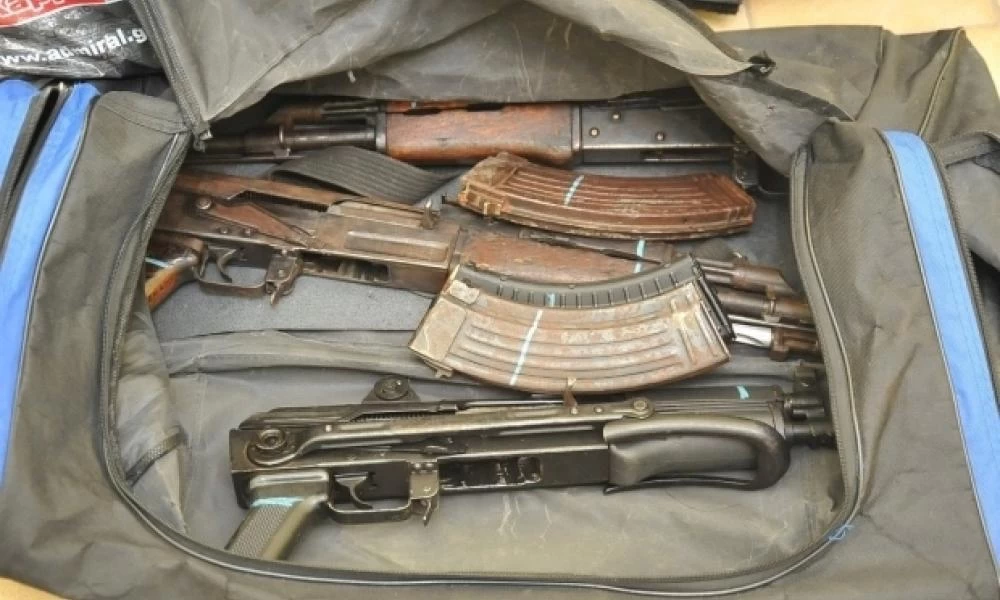 Σύλληψη 42χρονου που είχε στην κατοχή του όπλα και χάπια